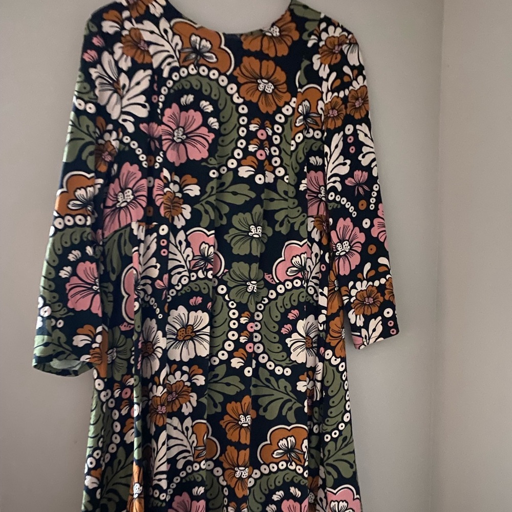 Floral shift dress